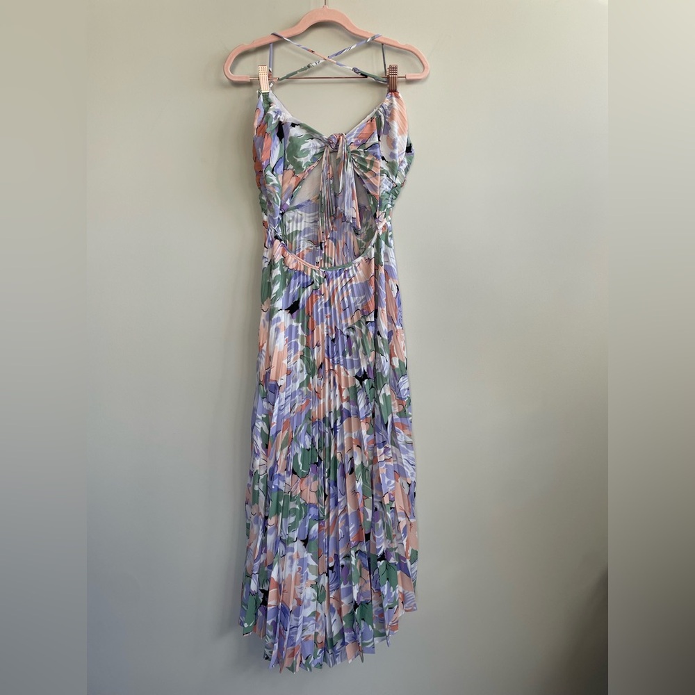 ASTR The Label Blythe Floral Plisse Midi Dress Coral Multi - Picture 9 of 15